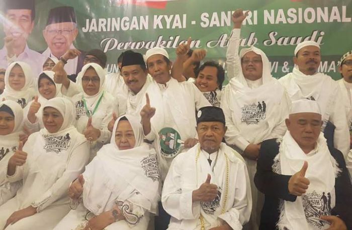 Pimpin Deklarasi Dukung Jokowi di Arab Saudi, Khofifah dan Kiai Asep Targetkan 70 Persen Suara Pimpin Deklarasi Dukung Jokowi di Arab Saudi, Khofifah dan Kiai Asep Targetkan 70 Persen Suara