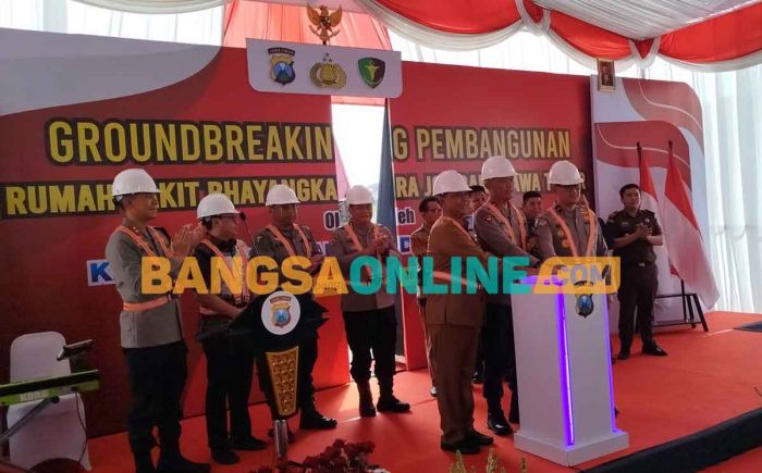 Kapolda Jatim Buka Pembangunan RS Bhayangkara di Jombang Kapolda Jatim Buka Pembangunan RS Bhayangkara di Jombang