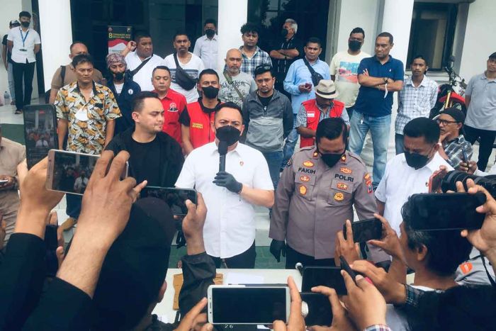 Pelaku Pemukulan Mahasiswa Menggunakan Tongkat Bisbol Ditangkap di Tol Semarang Pelaku Pemukulan Mahasiswa Menggunakan Tongkat Bisbol Ditangkap di Tol Semarang