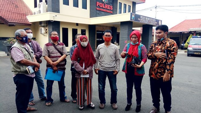 Desak Dirut Ditahan, Korban Investasi Bodong PT RHS Datangi Polres Mojokerto Kota Desak Dirut Ditahan, Korban Investasi Bodong PT RHS Datangi Polres Mojokerto Kota