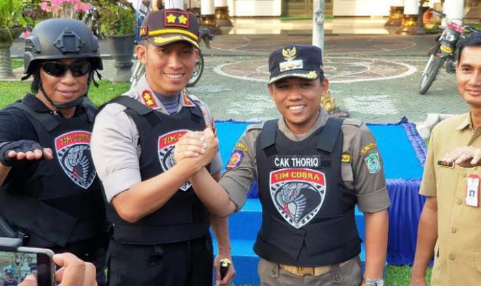 Antisipasi Maraknya Begal dan Maling Sapi, Satpol PP Melebur dengan Tim Cobra Amankan Lumajang Antisipasi Maraknya Begal dan Maling Sapi, Satpol PP Melebur dengan Tim Cobra Amankan Lumajang