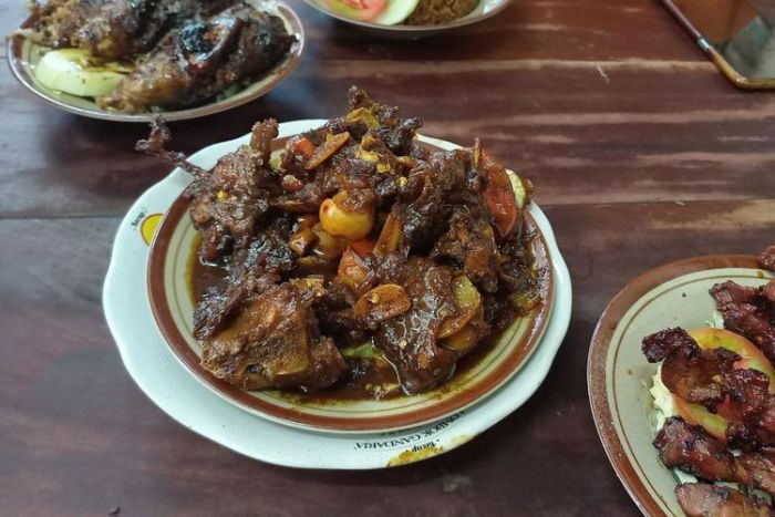 Rekomendasi Wisata Kuliner di Solo, Sate Kambing dan Tengkleng Rica-Rica Pak Manto yang Wajib Dicoba Rekomendasi Wisata Kuliner di Solo, Sate Kambing dan Tengkleng Rica-Rica Pak Manto yang Wajib Dicoba