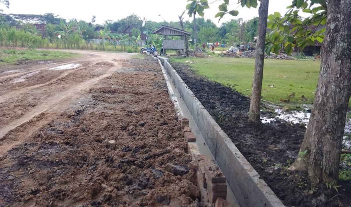 Antisipasi Banjir, Pemdes Krebet Madiun Bangun Drainase Sepanjang 182 Meter