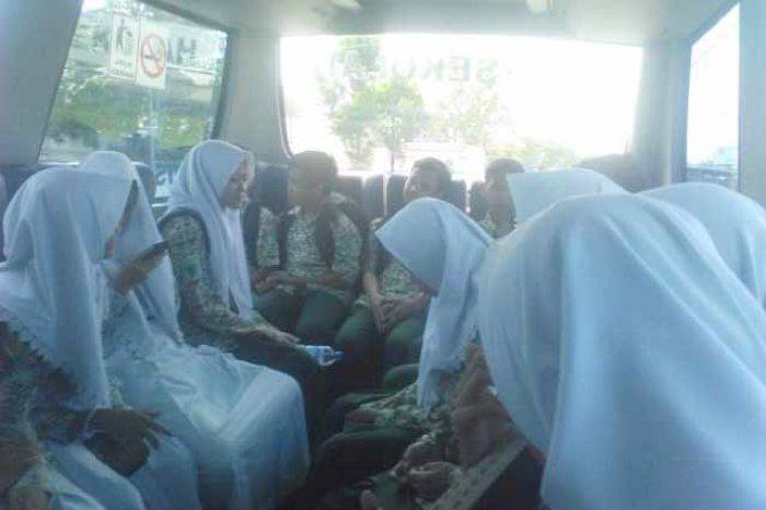 Dispendik Gresik Mulai Operasikan Bus Antar Jemput Sekolah Dispendik Gresik Mulai Operasikan Bus Antar Jemput Sekolah