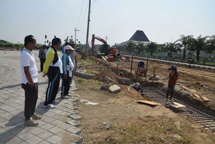 Jelang Digunakan Salat Id, Bupati Madiun Tinjau Pembangunan Masjid Agung