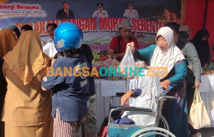 Badan Pangan Nasional Bersama Bulog Gelar Pasar Murah di Depan TMP Kota Kediri