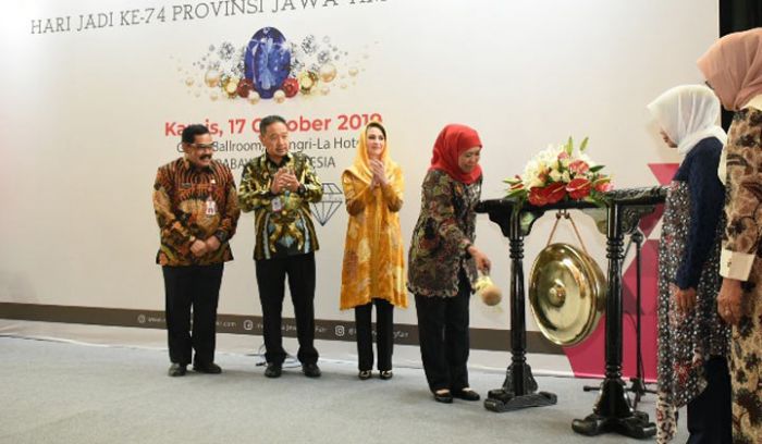 Jatim Kontribusi 49,65 % Produksi Perhiasan Nasional, Khofifah Dorong Jadi Destinasi Wisata Baru Jatim Kontribusi 49,65 % Produksi Perhiasan Nasional, Khofifah Dorong Jadi Destinasi Wisata Baru