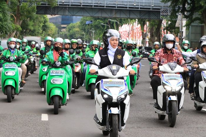 Wujudkan Ekosistem Trasportasi Digital Sehat dan Dinamis, Gubernur Khofifah Terbitkan 2 Kepgub