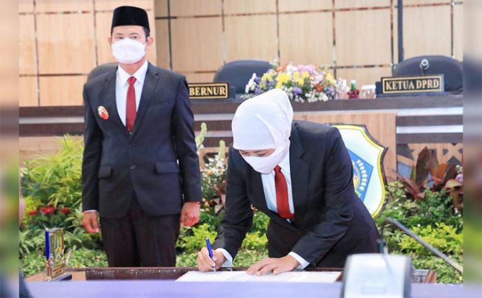 Hadiri Sertijab Bupati Yuhronur Efendi, Gubernur Khofifah Bangga Potensi Lamongan Hadiri Sertijab Bupati Yuhronur Efendi, Gubernur Khofifah Bangga Potensi Lamongan