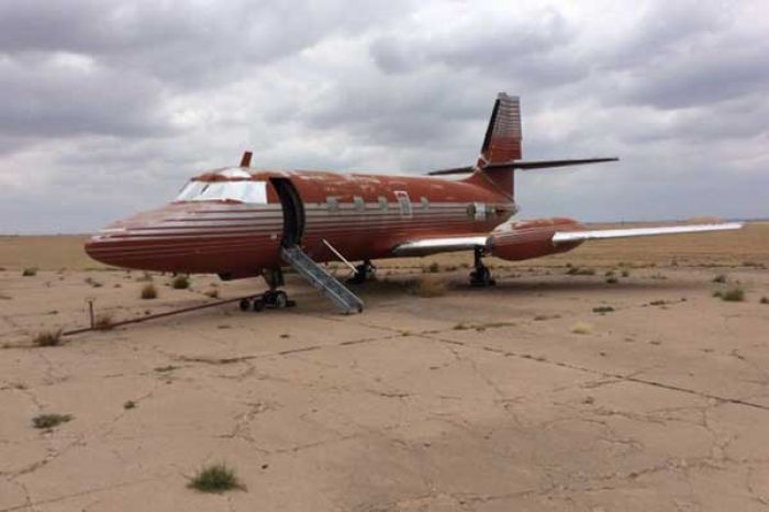 Rongsokan Jet Pribadi Elvis Presley Dilelang Rongsokan Jet Pribadi Elvis Presley Dilelang
