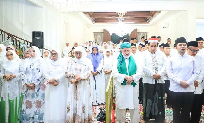 Gubernur Khofifah Gelar Maulid Nabi dan Haul Suami, Usulkan Kajian Kitab Nashoihul Jailani Rutin Gubernur Khofifah Gelar Maulid Nabi dan Haul Suami, Usulkan Kajian Kitab Nashoihul Jailani Rutin
