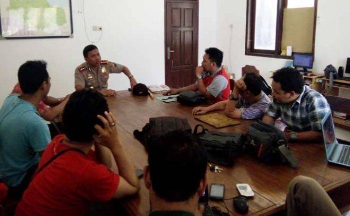Jalin Silaturahmi, Kapolres Tuban Sambangi Balai Wartawan Jalin Silaturahmi, Kapolres Tuban Sambangi Balai Wartawan