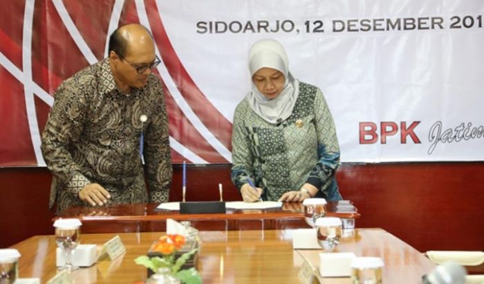 Bupati Kediri Serahkan Laporan Hasil Pemeriksaan BPK