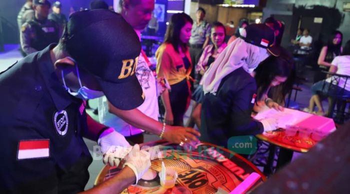 Razia di Tempat Hiburan Malam, BNNK Tuban Amankan 10 Orang Razia di Tempat Hiburan Malam, BNNK Tuban Amankan 10 Orang