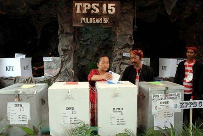 Ada TPS Gua di Gunungsari Surabaya Ada TPS Gua di Gunungsari Surabaya