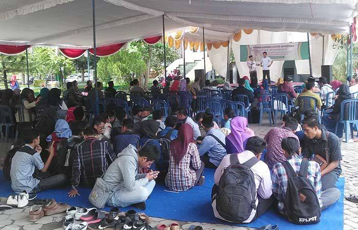 Dosen STAIN Ponorogo Demo Mogok Ngajar, Dibubarkan Mahasiswa