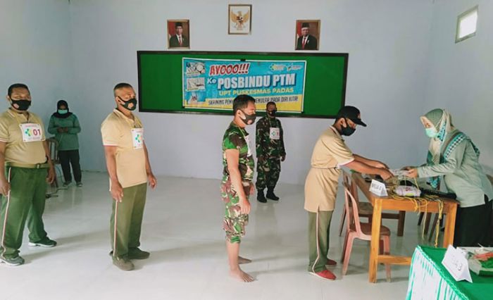 Jaga Kondisi Badan, Anggota Koramil 0805/04 Padas Jalani Pemeriksaan Kesehatan dan Olahraga Bersama Jaga Kondisi Badan, Anggota Koramil 0805/04 Padas Jalani Pemeriksaan Kesehatan dan Olahraga Bersama
