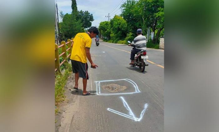 Banyak Membawa Korban, Warga Tandai Lubang di Jalan Lamongan - Babat dan Daendels Banyak Membawa Korban, Warga Tandai Lubang di Jalan Lamongan - Babat dan Daendels