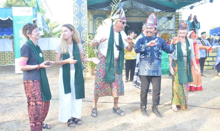 Tari Mandailing Jadi Daya Tarik Sail Indonesia to Bawean 2019 Tari Mandailing Jadi Daya Tarik Sail Indonesia to Bawean 2019