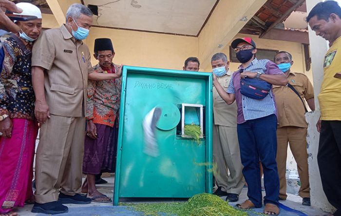 Realisasi DBHCHT, DKPP Pamekasan Mulai Salurkan Bantuan 20 Paket Mesin Rajang untuk Poktan