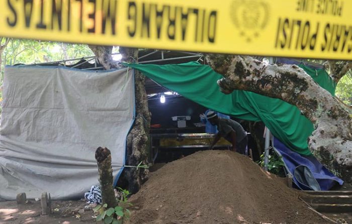 Dugaan Pembunuhan, Makam Bocah Tenggelam di Kedung Cinet Jombang Dibongkar Dugaan Pembunuhan, Makam Bocah Tenggelam di Kedung Cinet Jombang Dibongkar