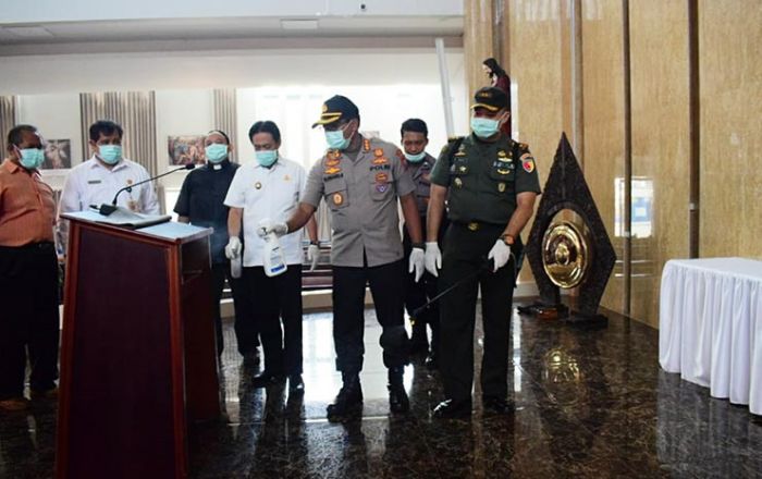 Sinergi Forkopimda Sidoarjo Tangkal Penyebaran Virus Corona di Berbagai Tempat Publik Sinergi Forkopimda Sidoarjo Tangkal Penyebaran Virus Corona di Berbagai Tempat Publik