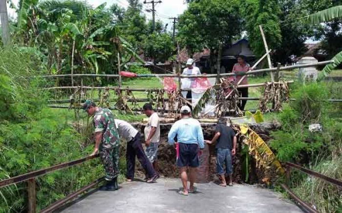 Jembatan Alternatif Sukorame-Ngrengket di Patianrowo Putus, Warga Berharap Pemda segera Perbaiki