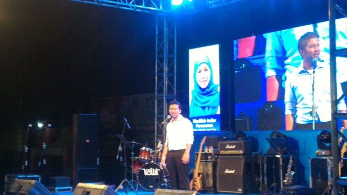 Maksimalkan Waktu Kampanye, Khofifah-Emil Berbagi Tugas Sapa Warga Jatim Maksimalkan Waktu Kampanye, Khofifah-Emil Berbagi Tugas Sapa Warga Jatim