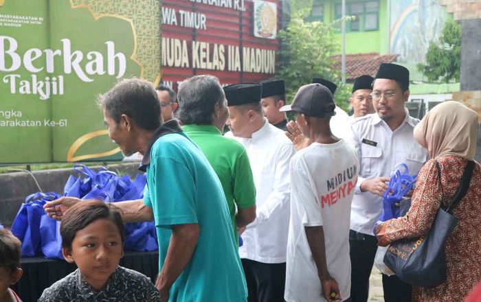 Jelang Hari Bhakti Pemasyarakatan, Lasdaun Bagikan Takjil ke Masyarakat dan Panti Asuhan
