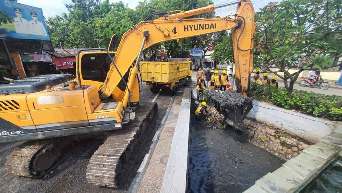 Anitsipasi Banjir, Dinas PU SDA Lamongan Luncurkan Program Garpu Sendok dan Gempur Saloka Anitsipasi Banjir, Dinas PU SDA Lamongan Luncurkan Program Garpu Sendok dan Gempur Saloka
