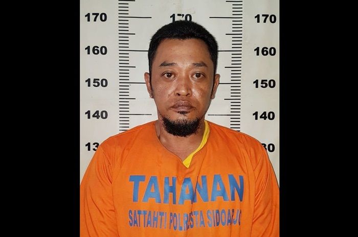 Sempat Tidak Ngaku Sembunyikan SS, Tukang Parkir di Sidoarjo Diciduk Polisi Sempat Tidak Ngaku Sembunyikan SS, Tukang Parkir di Sidoarjo Diciduk Polisi