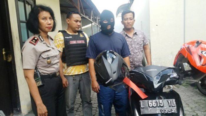 Pelaku Curanmor Dibekuk Anggota Polsek Gayungan Pelaku Curanmor Dibekuk Anggota Polsek Gayungan