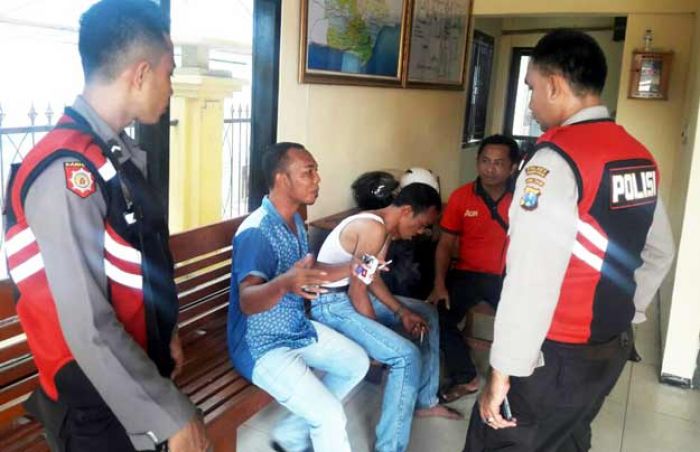 Mabuk, 4 Oknum LSM di Pamekasan Bikin Onar di Monumen Arek Lancor Mabuk, 4 Oknum LSM di Pamekasan Bikin Onar di Monumen Arek Lancor