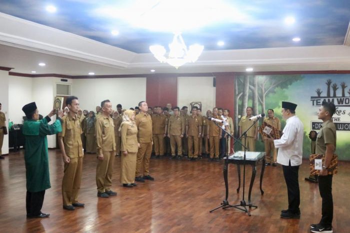 Lantik Pejabat Baru Pratama dan Administrator, Wali Kota Pasuruan Minta Fokus Pada Hal ini Lantik Pejabat Baru Pratama dan Administrator, Wali Kota Pasuruan Minta Fokus Pada Hal ini