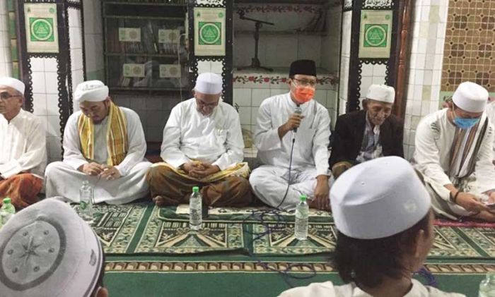 Habib Taufik dan Gus Ipul Hadiri 7 Hari Meninggalnya Nyai Fatimah Habib Taufik dan Gus Ipul Hadiri 7 Hari Meninggalnya Nyai Fatimah
