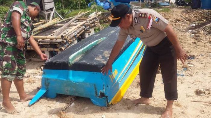 Dua Nelayan Pacitan Terseret Ombak: Satu Selamat, Satu Lagi Masih Hilang