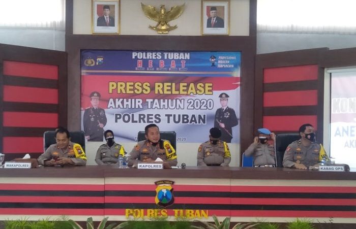 Total 489.421 Warga Tuban Terjaring Operasi Yustisi, Denda Mencapai Rp 65 Juta Total 489.421 Warga Tuban Terjaring Operasi Yustisi, Denda Mencapai Rp 65 Juta
