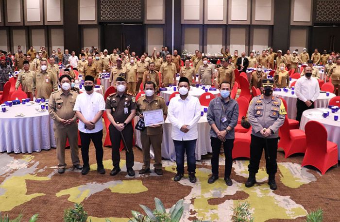 Hadiri Sarasehan KWG-AKD, Bupati Gresik: Ini Sinergitas Luar Biasa Hadiri Sarasehan KWG-AKD, Bupati Gresik: Ini Sinergitas Luar Biasa