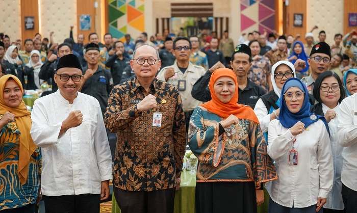 Khofifah Sapa Pilar Sosial Jatim: Pendamping PKH, TKSK, dan Tagana Kunci Pengentasan Kemiskinan Khofifah Sapa Pilar Sosial Jatim: Pendamping PKH, TKSK, dan Tagana Kunci Pengentasan Kemiskinan