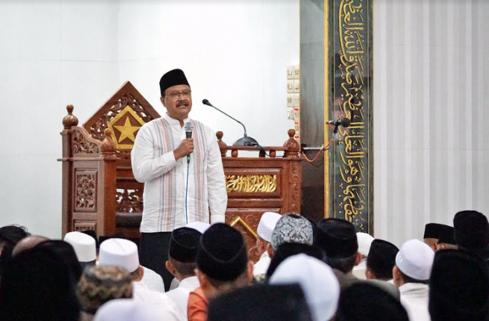 Gus Ipul Salat Idulfitri 1445 H Bersama Warga Bugul Permai Kota Pasuruan