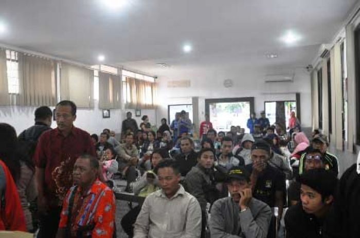Dispendukcapil Prihatin, Masih Adanya Pemalsuan Akta Kelahiran Bagi TKI Dispendukcapil Prihatin, Masih Adanya Pemalsuan Akta Kelahiran Bagi TKI