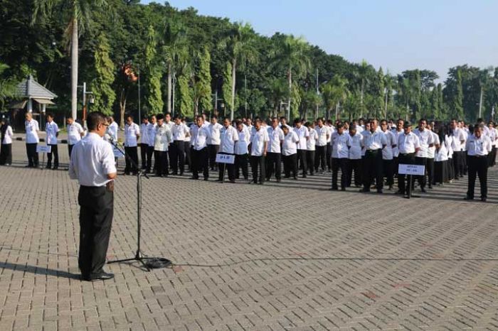 Tak Ikut Apel, 225 ASN Pemkab Gresik Dihukum Jemur Tak Ikut Apel, 225 ASN Pemkab Gresik Dihukum Jemur