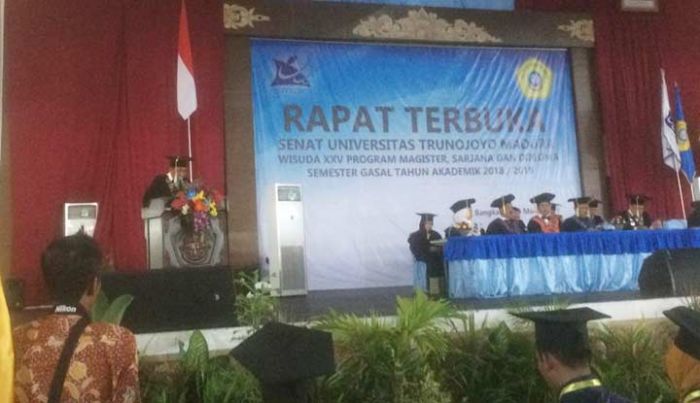 UTM Wisuda 692 Mahasiswa UTM Wisuda 692 Mahasiswa