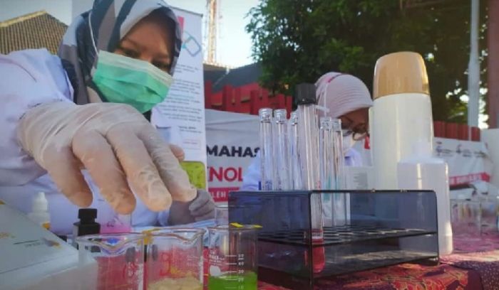 BPOM Temukan Kerupuk Mengandung Boraks di Kota Blitar BPOM Temukan Kerupuk Mengandung Boraks di Kota Blitar