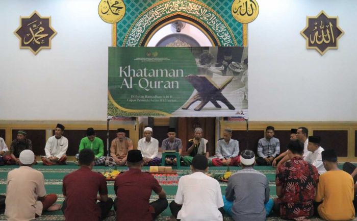 Semarakkan Ramadan, Lapas Pemuda Madiun Gelar Khataman Al Quran dan Potong Tumpeng Semarakkan Ramadan, Lapas Pemuda Madiun Gelar Khataman Al Quran dan Potong Tumpeng