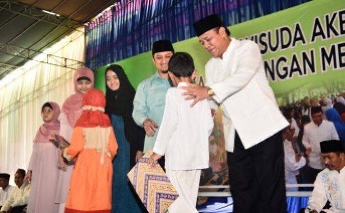 Gerakan Lamongan Menghafal Mengawali Rangkaian Hari Jadi Lamongan, Mewisuda 1.000 Santri Gerakan Lamongan Menghafal Mengawali Rangkaian Hari Jadi Lamongan, Mewisuda 1.000 Santri