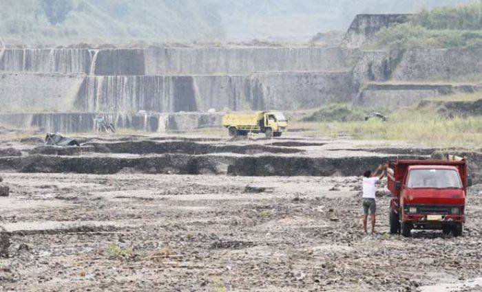 DPRD Kabupaten Blitar Desak Penegak Hukum Tindak Tegas Penambang Pasir Ilegal