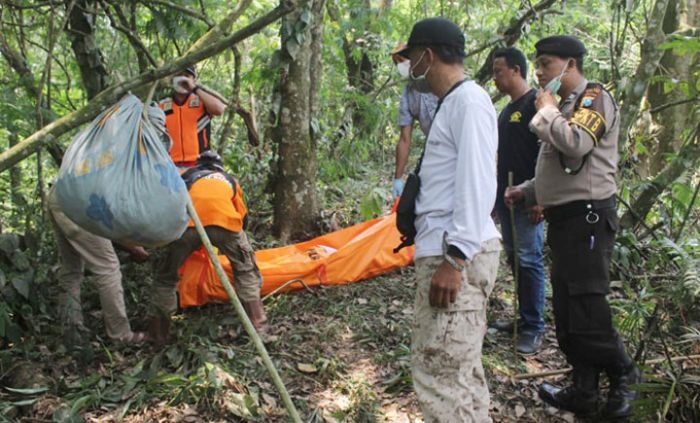 ​Mayat Mrs. X Bawa Gepokan Uang Ditemukan Membusuk di Tengah Hutan Blitar