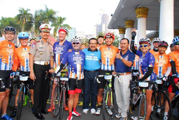 Gubernur Berangkatkan Cycling Audax East Java 2014