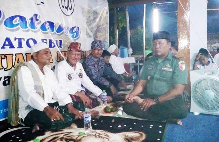 Danramil 0829/13 Arosbaya Hadiri Haul Akbar Ratoe Ebu di Pesarean Air Mata Danramil 0829/13 Arosbaya Hadiri Haul Akbar Ratoe Ebu di Pesarean Air Mata